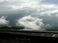 MtFuji-27JUN04-21.JPG (70432 bytes)